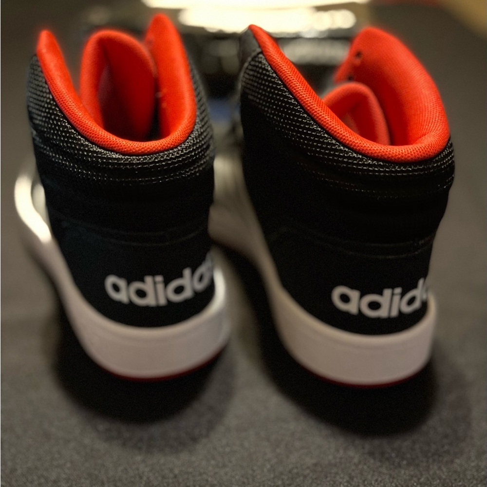 Adidas Kicks